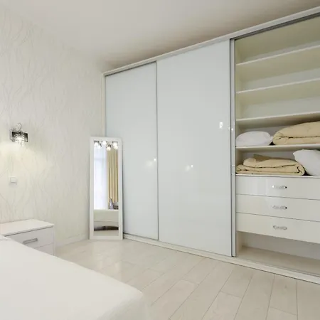 Petrovdom 197-214-182 In Cozy Apartment In Residence Complex Central Park Appartement