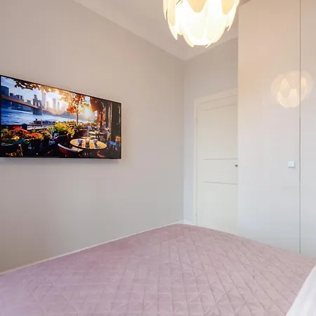 Petrovdom 197-214-182 In Cozy Apartment In Residence Complex Central Park Appartement